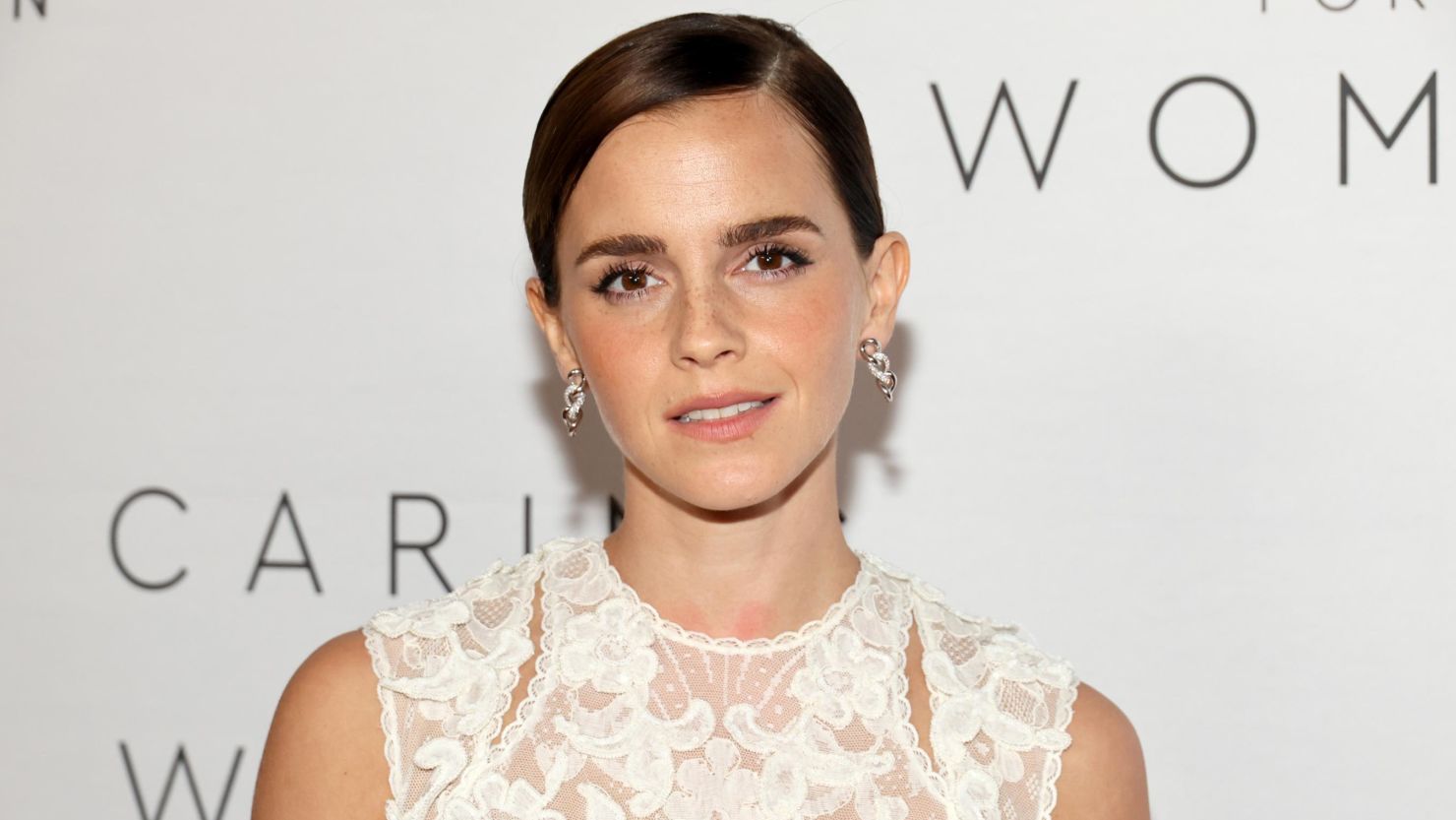 230417120259-emma-watson-birthday-file-091522-1735286901.jpg